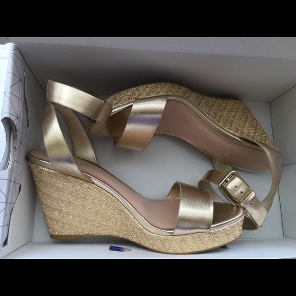 Shoes - Picture 10 of 12